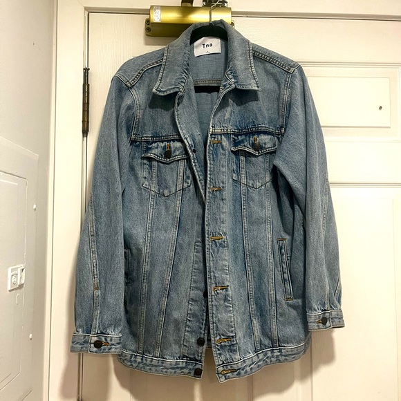 Aritzia TNA boyfriend oversize denim jacket - Picture 1 of 5